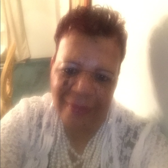 Meet your Posher, Felecia - Picture 2 of 2